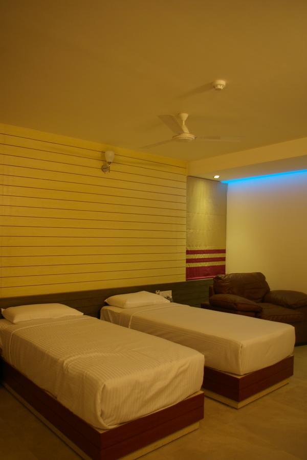 Roseline Suites Bangalore Luaran gambar