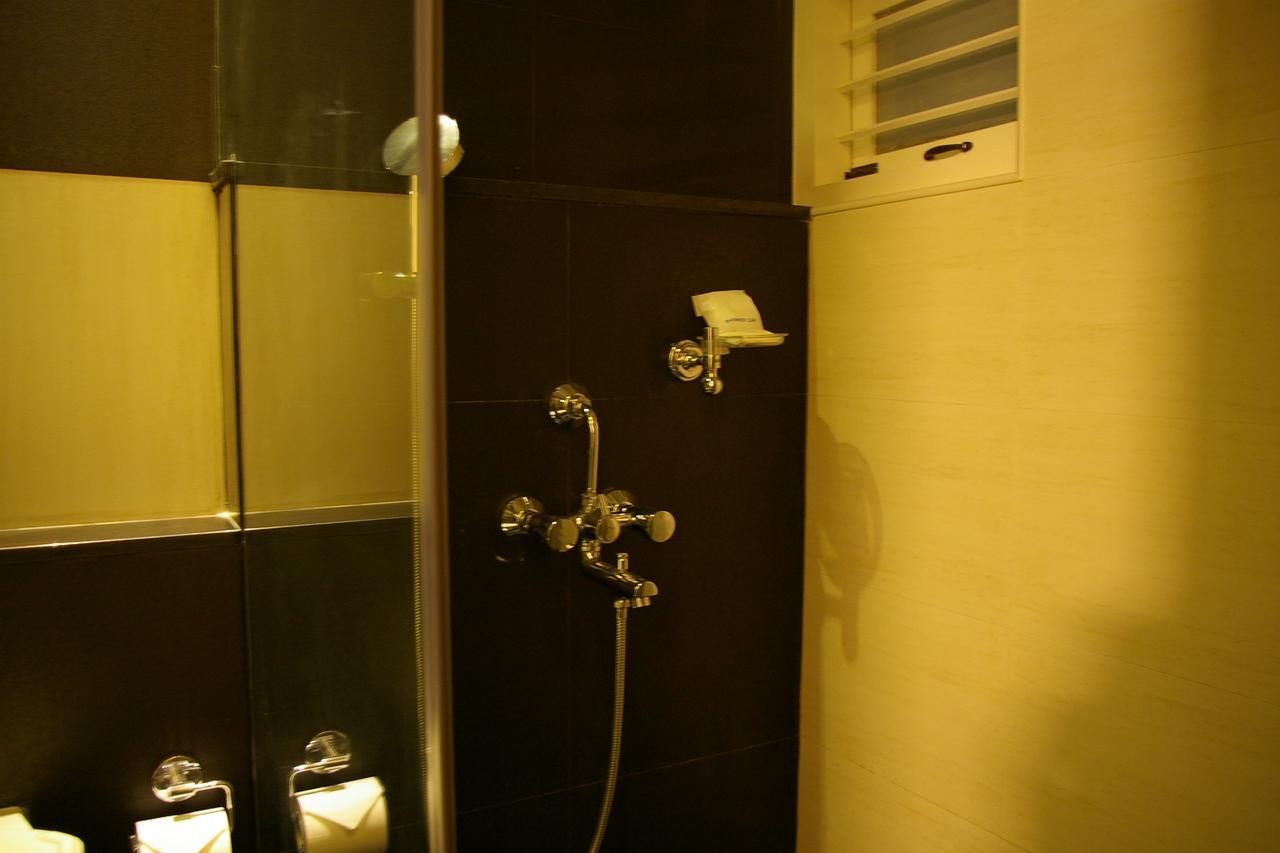 Roseline Suites Bangalore Luaran gambar